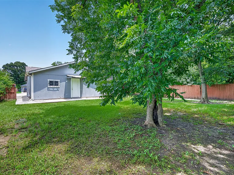 1112 Johnson St — Photo 35