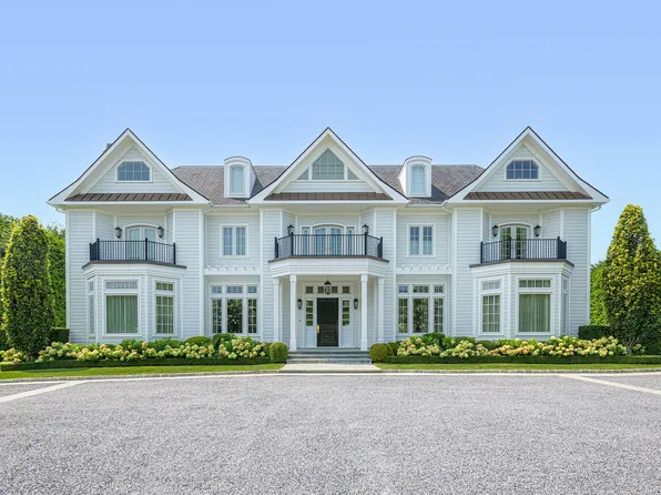 81 Meadowmere Pl, Southampton, NY 11968