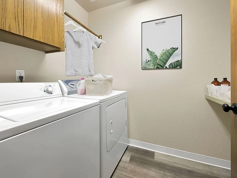 Kimball Park Apartments — Photo 8