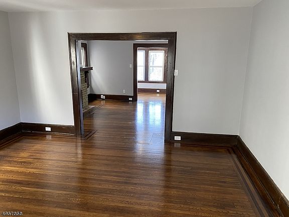 5th image of 45-47 S Munn Ave #1