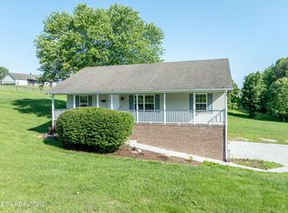 3014 Willow Pond Dr, Maryville, TN 37803