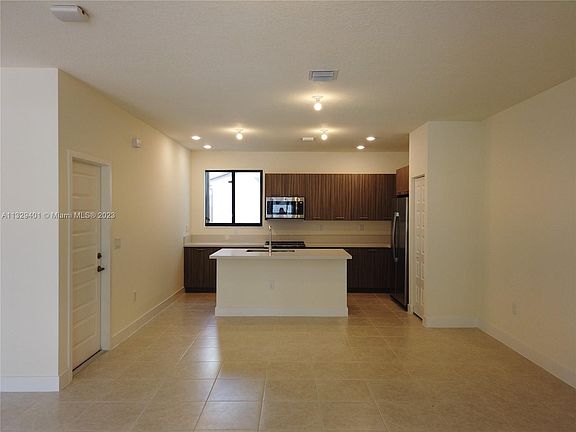 4th image of 4675 NW 84th Ave #0
