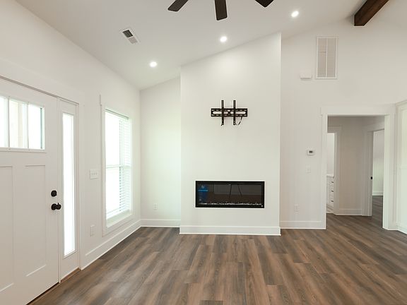 2nd image of 2035 County Road 469