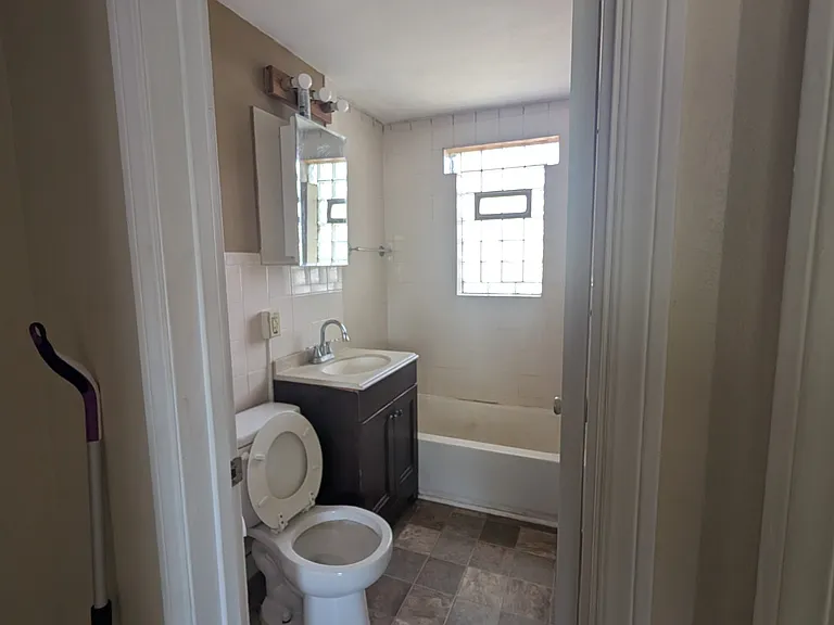334 1st Ave S — Photo 7