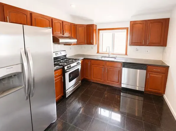 64-37 231st St Floor 2, Oakland Gardens, NY 11364