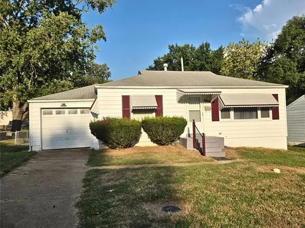 10140 Cabot Dr, Saint Louis, MO 63137