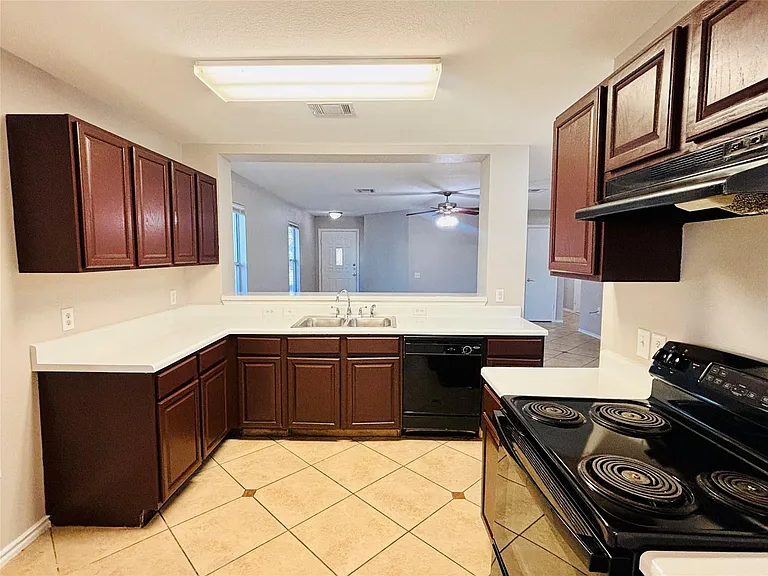7424 Cayenne Ln — Photo 5