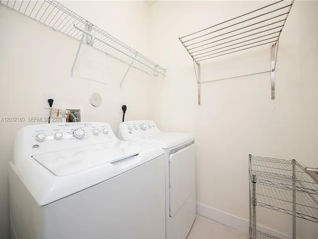 4640 SW 84th Ave #12 — Photo 6