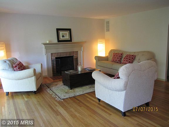 3rd image of 7405 Hallcrest Dr
