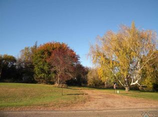 45736 237th St, Madison, SD 57042
