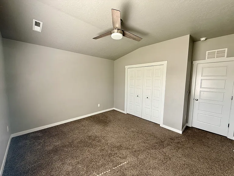 Guest bedroom 3