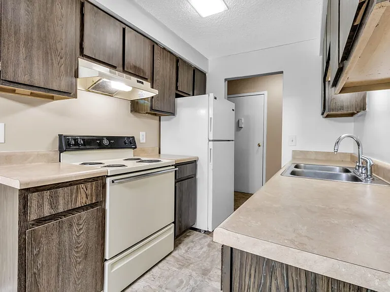 Woodhill Apartments — Photo 23