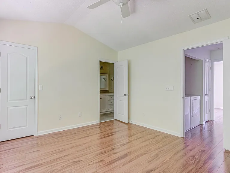 306 Orchard Park Dr — Photo 16