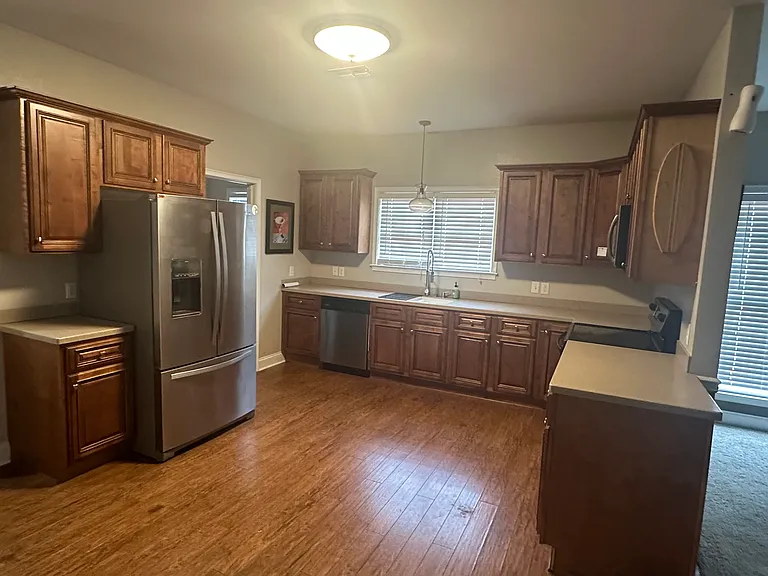 544 Remington Ave — Photo 5