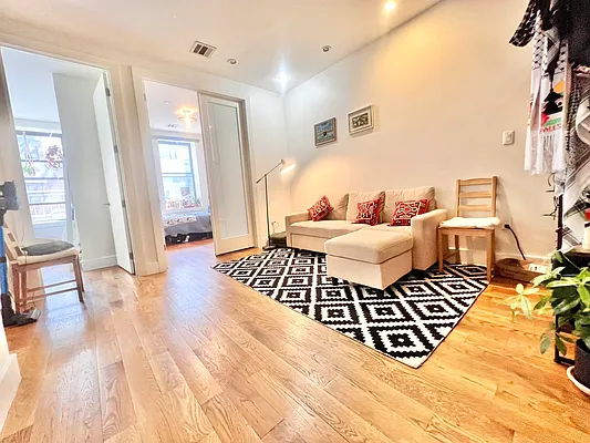 Rented by ERNY LLC | media 3