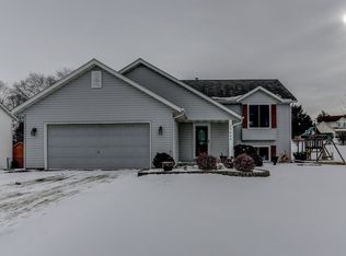 17448 Homestead Trl, Lakeville, MN 55044