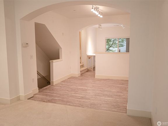 5th image of 18268 NE 97th Way Unit 103