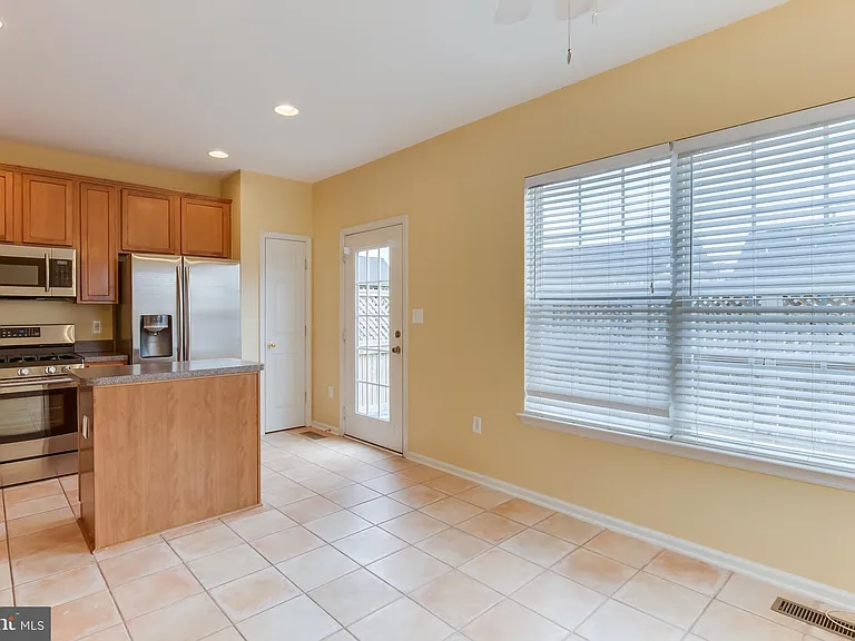 1014 Hampton St — Photo 7