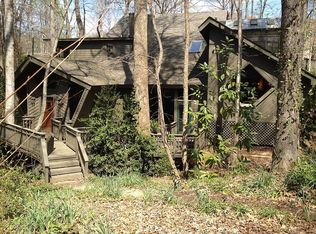 2940 Pond View Ct, Marietta, GA 30062
