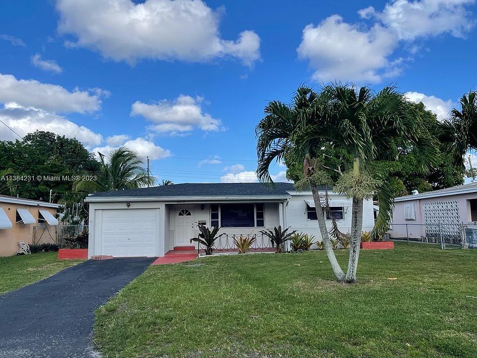 1st image of 2613 Arcadia Dr