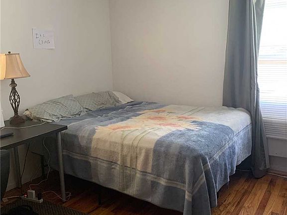 3rd image of 28 Pearsall Ave