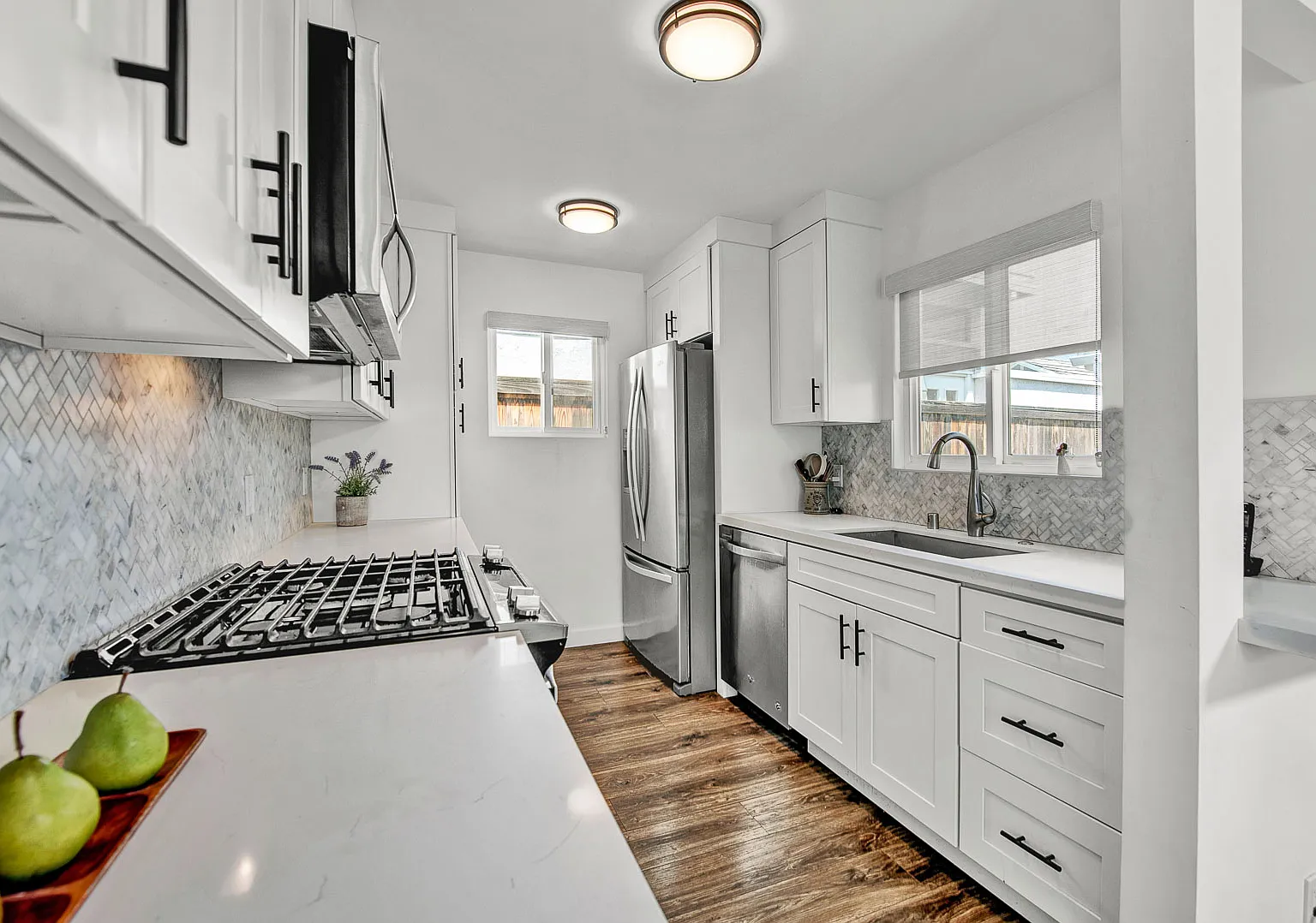 3 bed, 1059 sqft, $7,400 — Photo 3