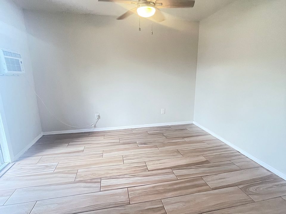 2nd image of 6550 SW 49th St #3