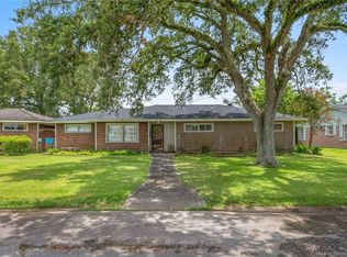128 Greenwood Dr, Jennings, LA 70546