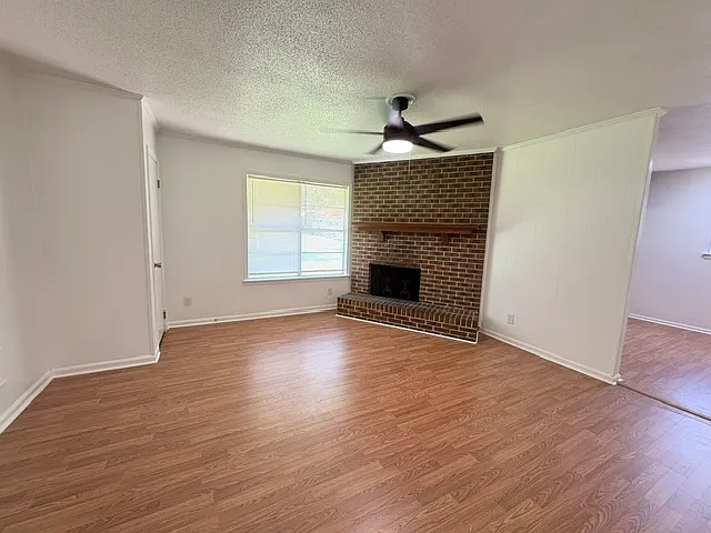 5754 Darien Dr — Photo 4