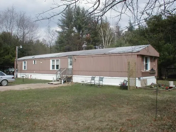 1066 Fisk Ave, Morley, MI 49336
