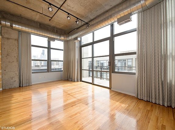 4th image of 900 N Kingsbury St APT 1169