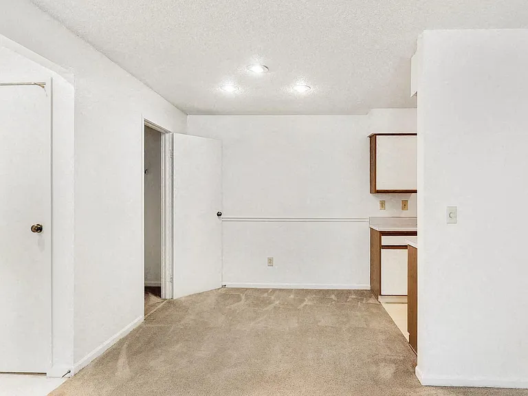 Bennington Ridge — Photo 61
