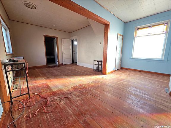 5th image of 3360 Rutland AVENUE