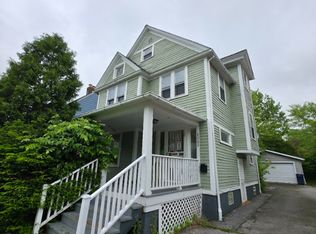 1035 Elbon Rd, Cleveland Heights, OH 44121