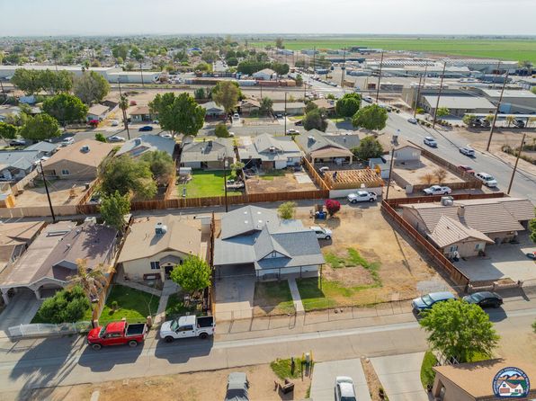 681 Grapefruit Dr, Brawley, CA 92227