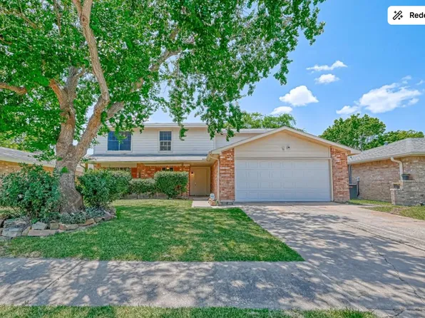 9910 Towne Brook Ln, Sugar Land, TX 77498