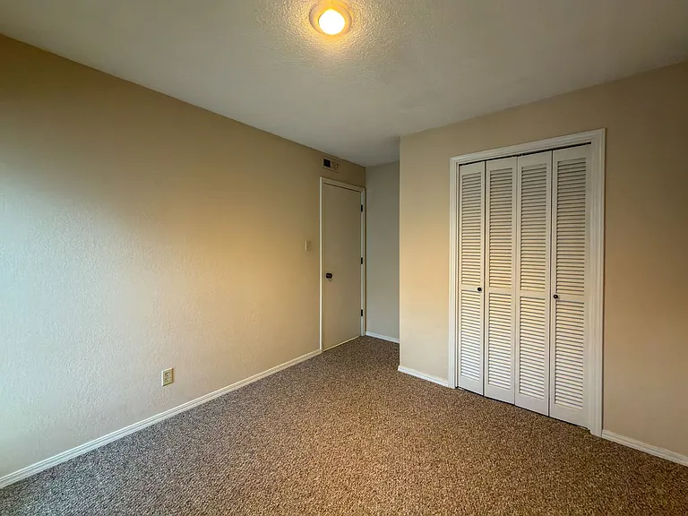 501 May Ave #4 — Photo 10