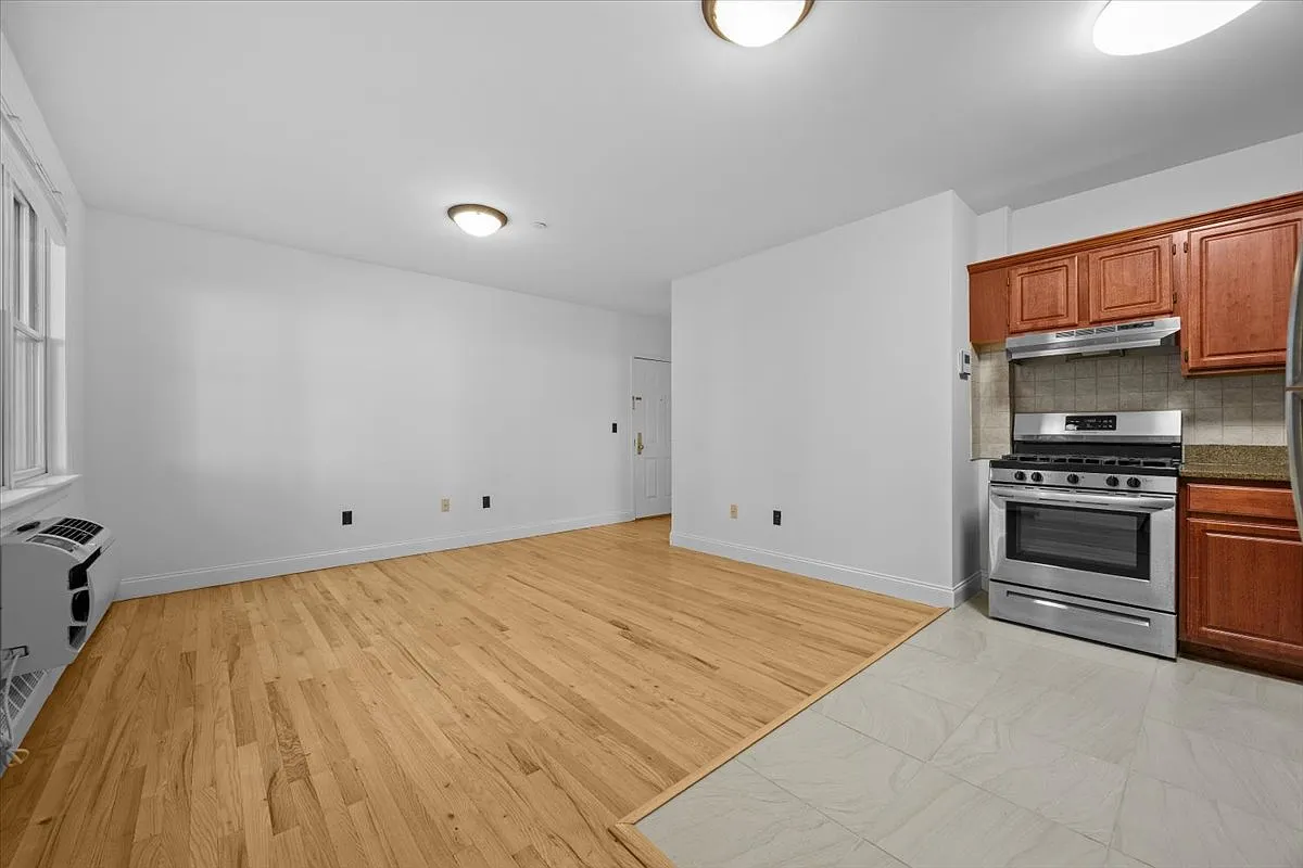 598 President Street — Photo 4