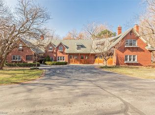 10 E Hanna Ln, Cleveland, OH
