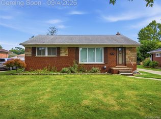 932 N Esplanade St, Mount Clemens, MI 48043