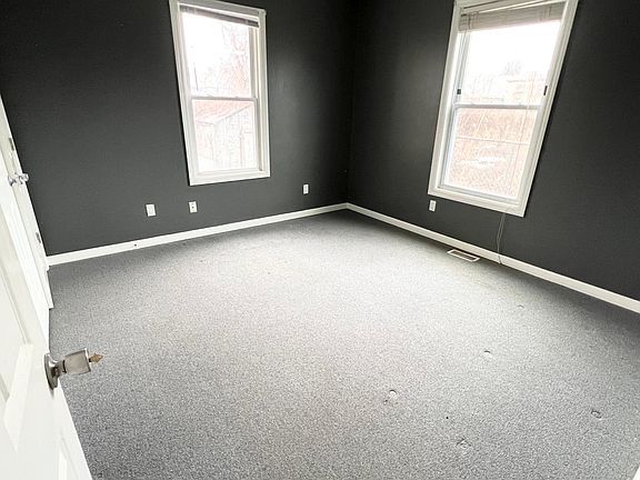 5th image of 360 Hanover St Floor 1
