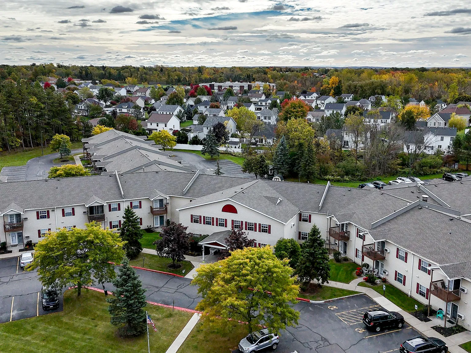 Seneca Pointe — Photo 3