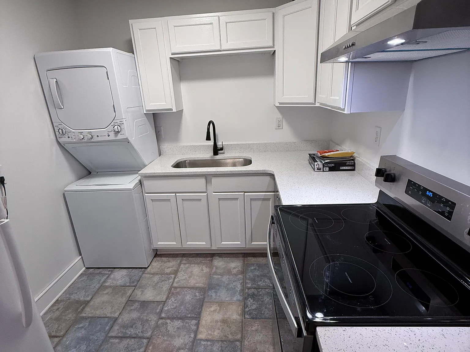 2 bed, 880 sqft, $1,100 — Photo 4