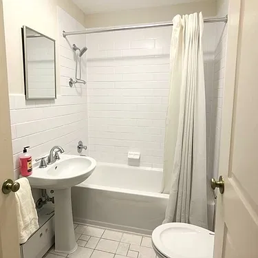 $720/month Room: 1 bedroom / private room For Rent at Clinton Hills — Photo 4