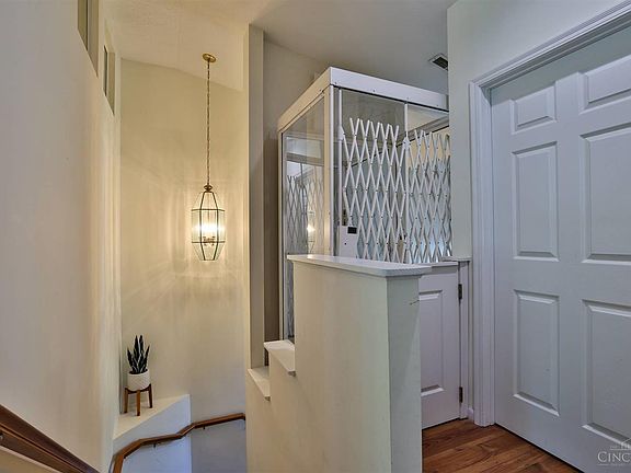 5th image of 7466 Hidden Creek Ct