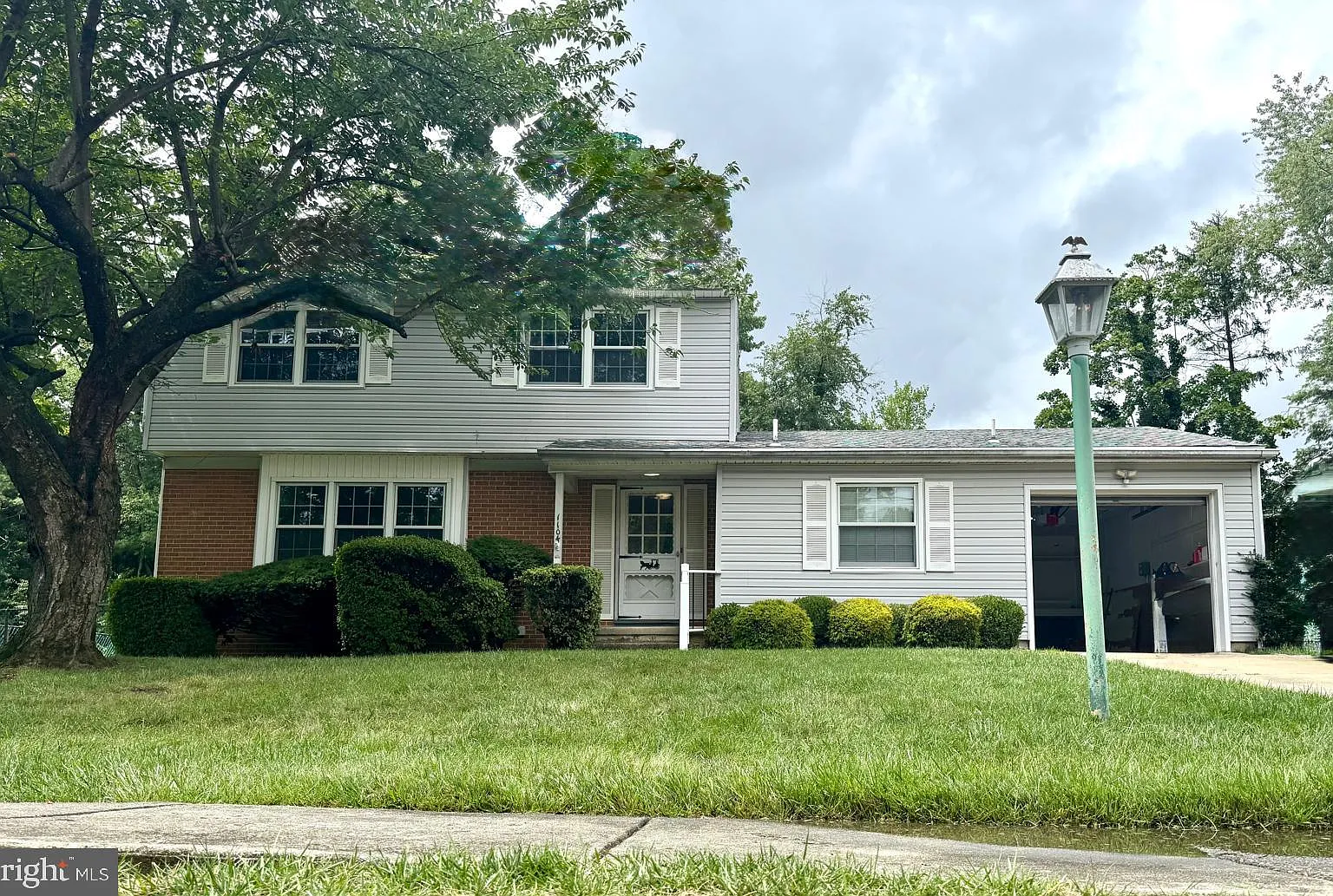 4 bed, 1.5 bath, 1792 sqft, $3,700 — Photo 1