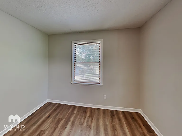4317 Freeport Dr — Photo 13