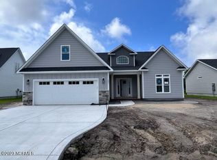 407 Taylorwood Dr, Beaufort, NC 28516