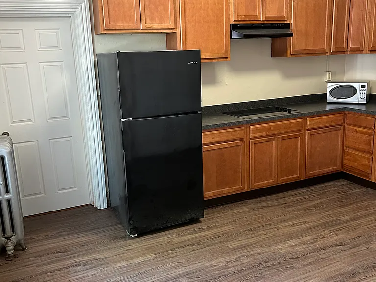 1021 Green St #1 — Photo 7