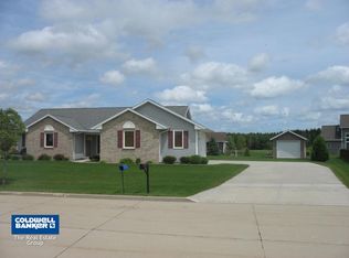 2403 Fox Chase Dr, Manitowoc, WI 54220